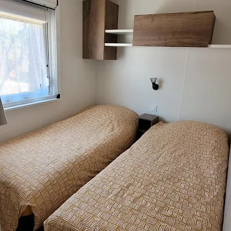 Neuf 6 Places Au Calme, Proche Ocean Et